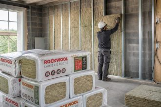 découvrez combien de sacs de laine de roche sont nécessaires pour isoler 100m² grâce à notre guide complet et facile à suivre.